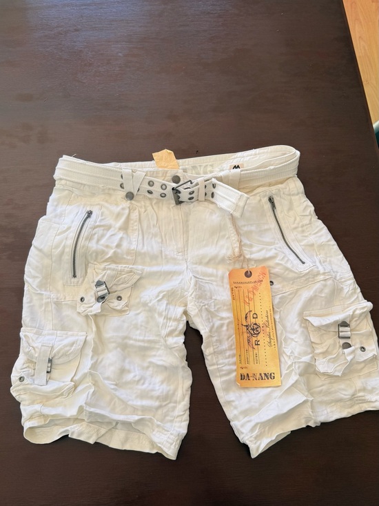 Da-Nang Pants - Da-Nang White Cargo Shorts with Belt and Zip Pockets